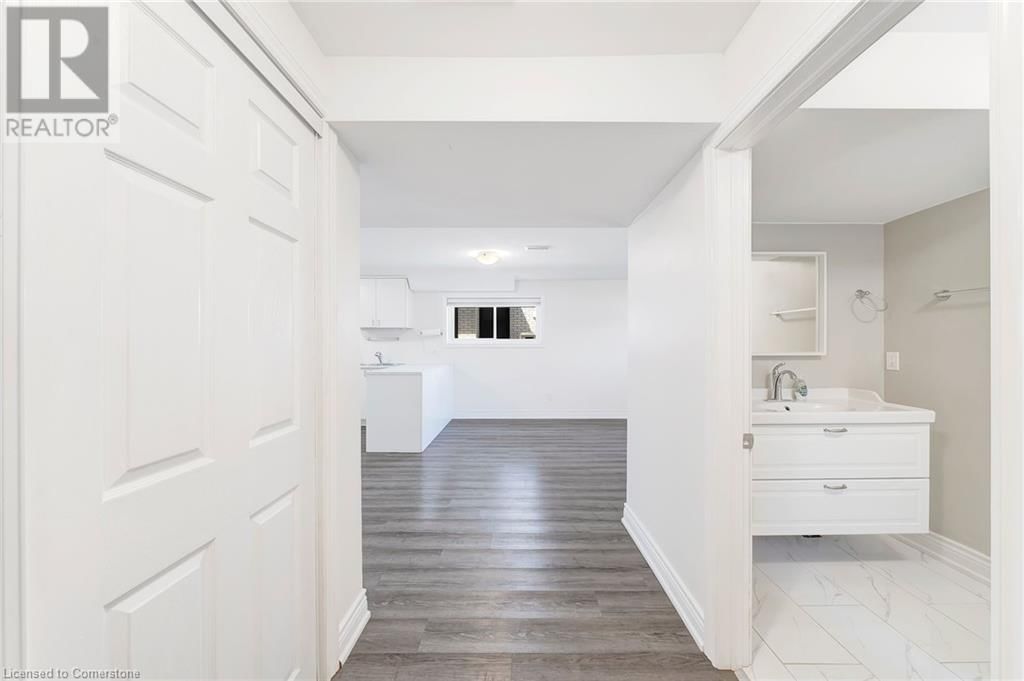 13 MEADOWBROOK CRESCENT Image 4
