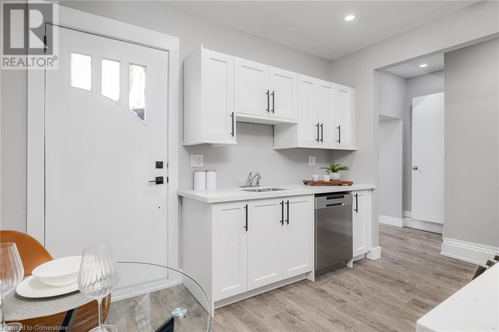 125 CATHCART STREET Image 10