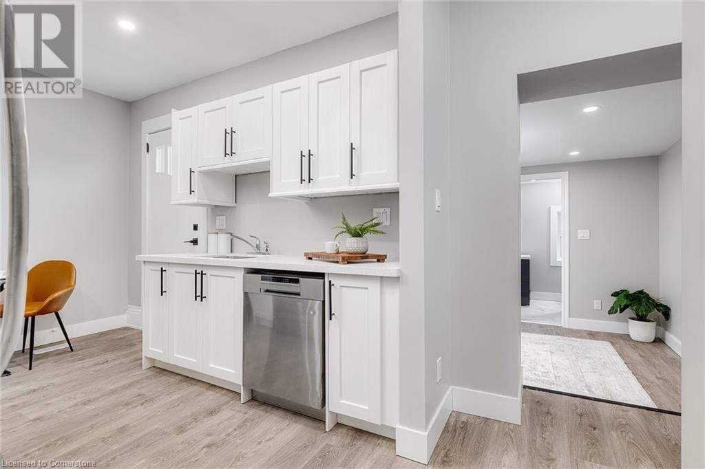 125 CATHCART STREET Image 12