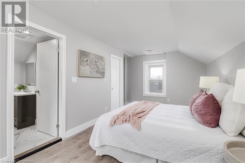 125 CATHCART STREET Image 20