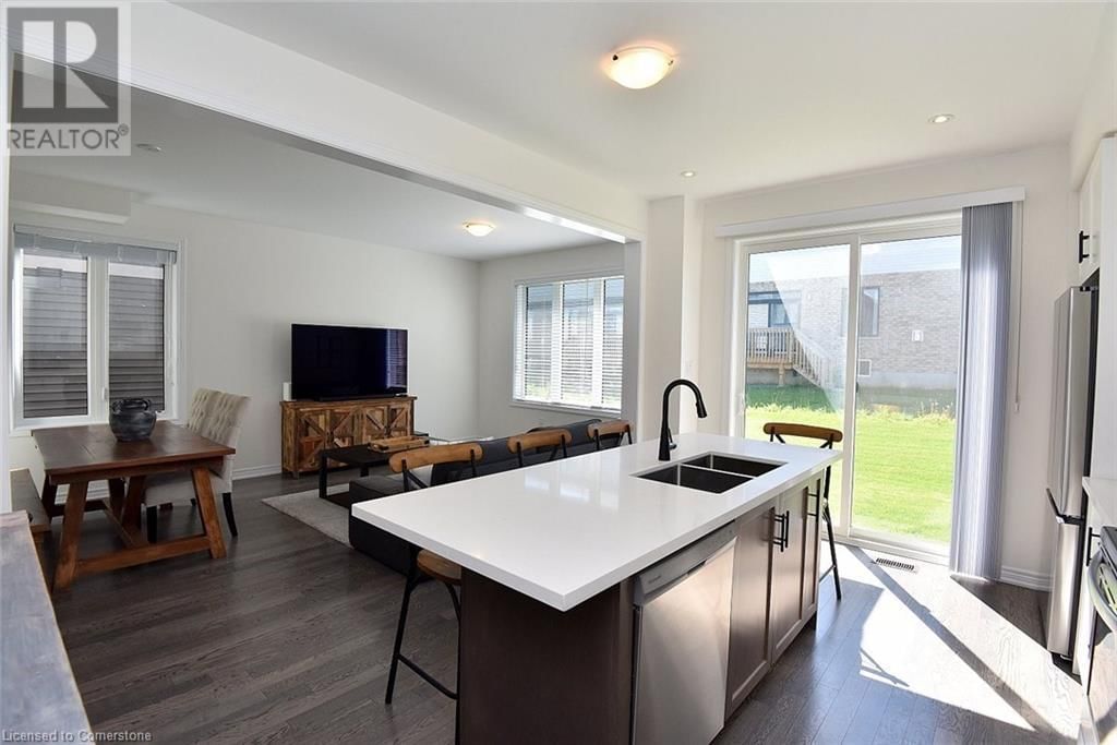 171 BLACKBIRD WAY Image 11