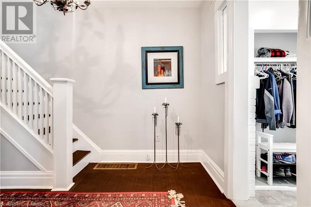 287 GRAHAM AVENUE SOUTH Image 4