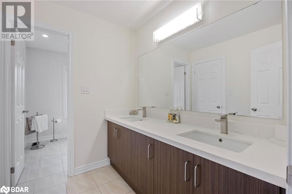 2 COPELAND CRESCENT Image 24
