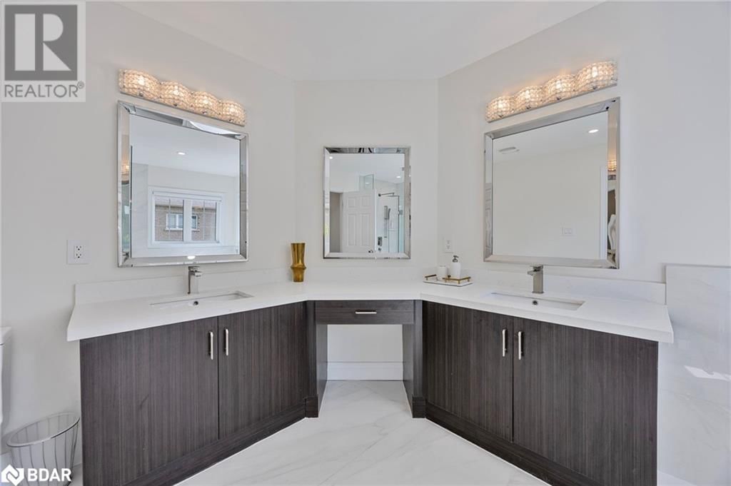 2 COPELAND CRESCENT Image 32