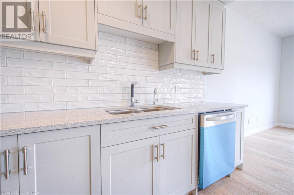 246 GREEN GATE BOULEVARD Image 12