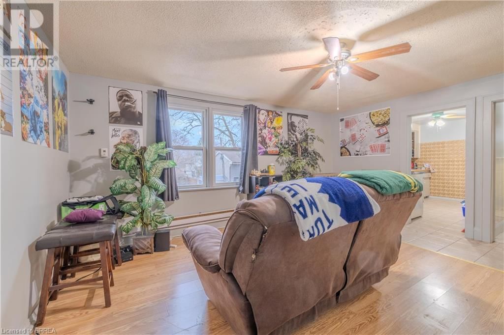4 - 113 BRANT AVENUE Image 3