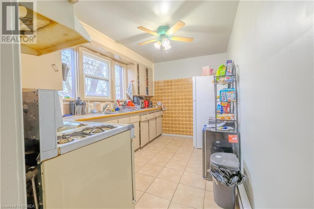 4 - 113 BRANT AVENUE Image 5