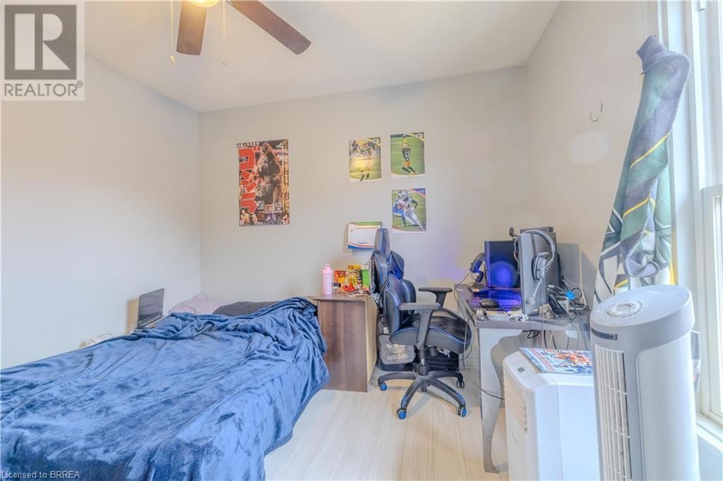 4 - 113 BRANT AVENUE Image 8