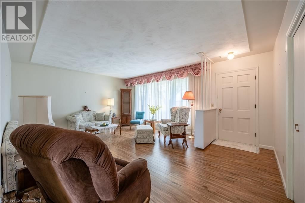 44 WOODLEY ROAD Image 10