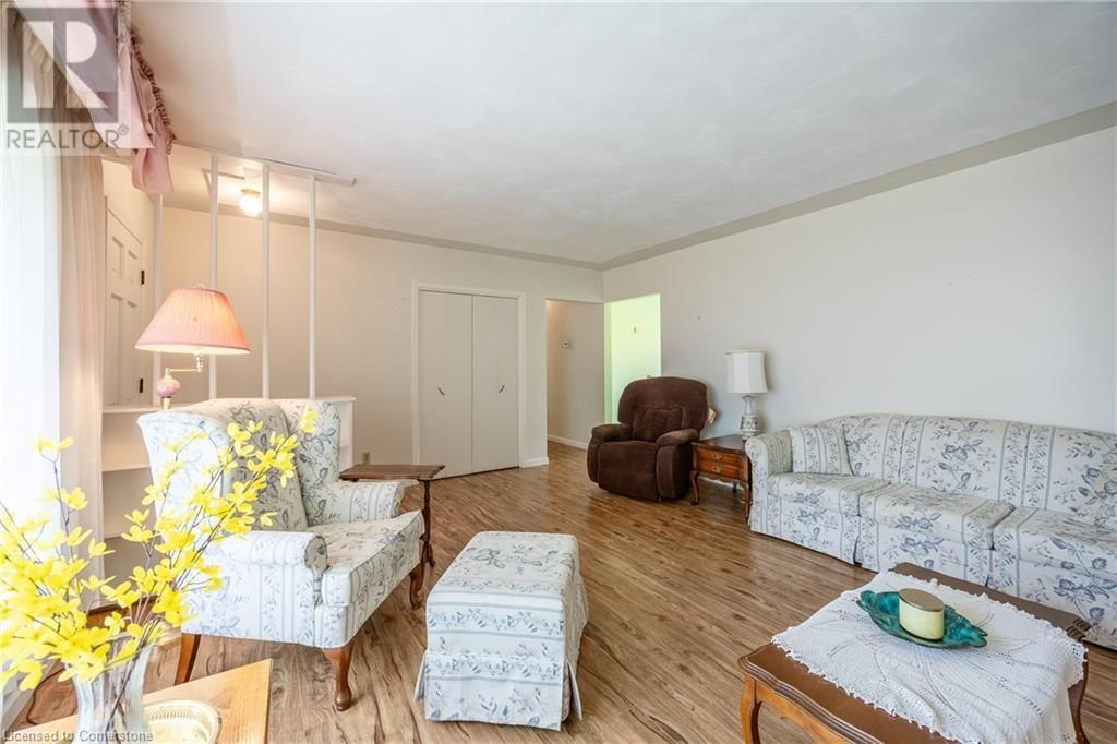 44 WOODLEY ROAD Image 9