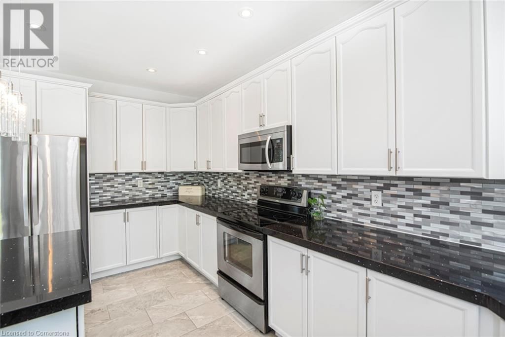 941 HUFFMAN CRESCENT Image 13