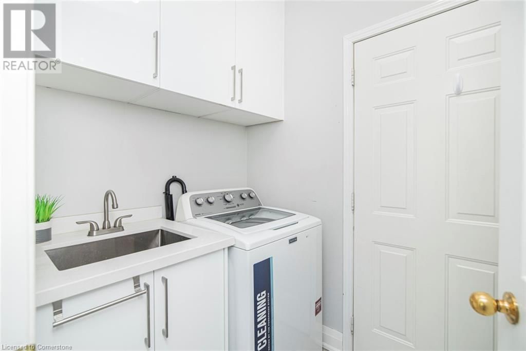 941 HUFFMAN CRESCENT Image 21