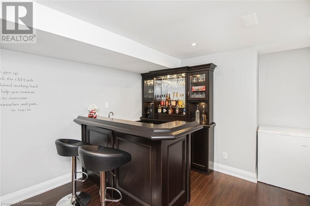 941 HUFFMAN CRESCENT Image 37