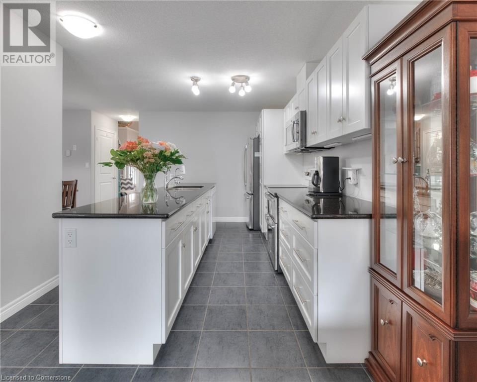 350 FINORO CRESCENT Image 13