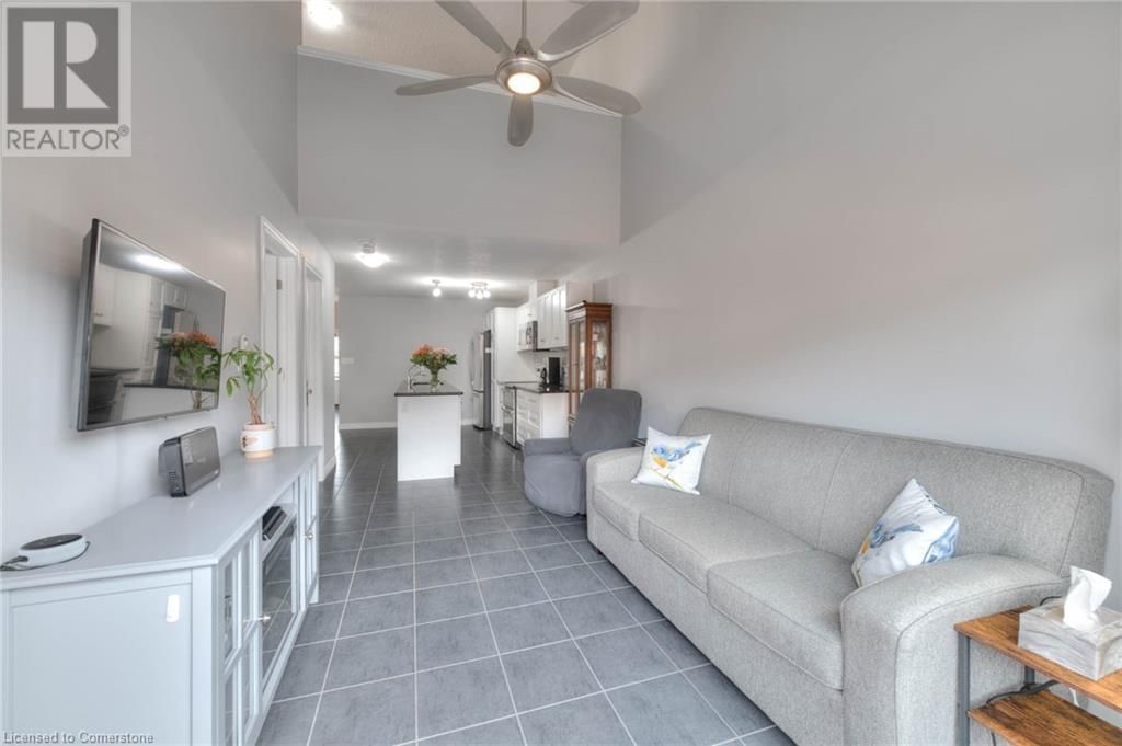 350 FINORO CRESCENT Image 17