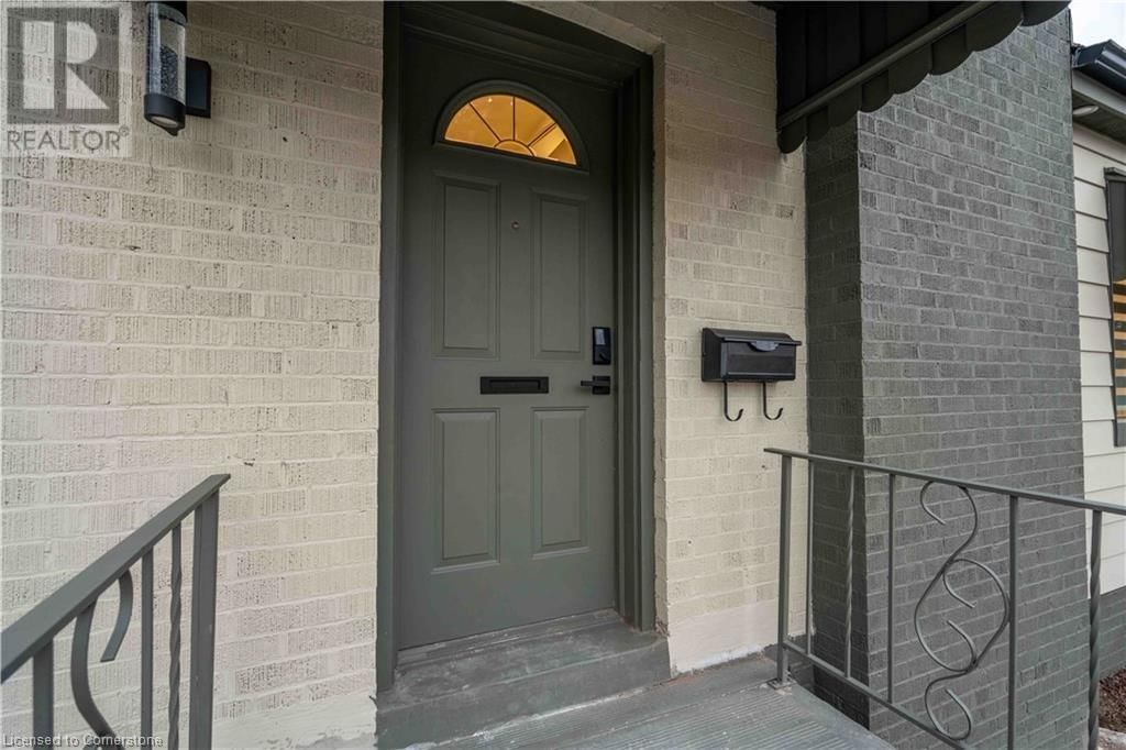 UPPER - 104 SECOND STREET NORTH Image 3