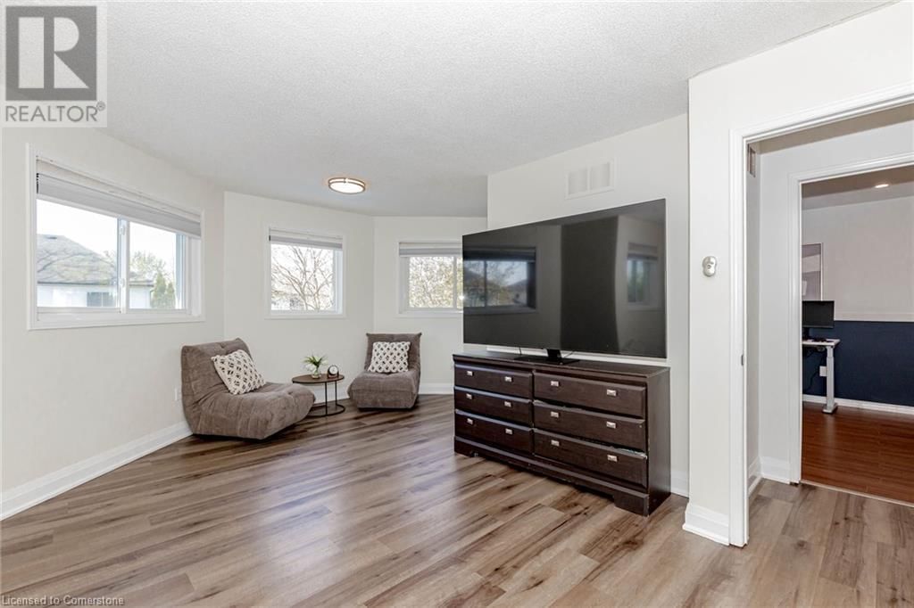 33 MEAGHAN STREET Image 26