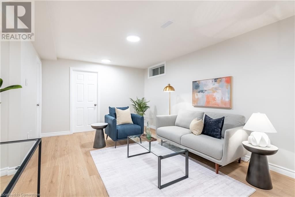 405 WINTERGREEN DRIVE Image 30