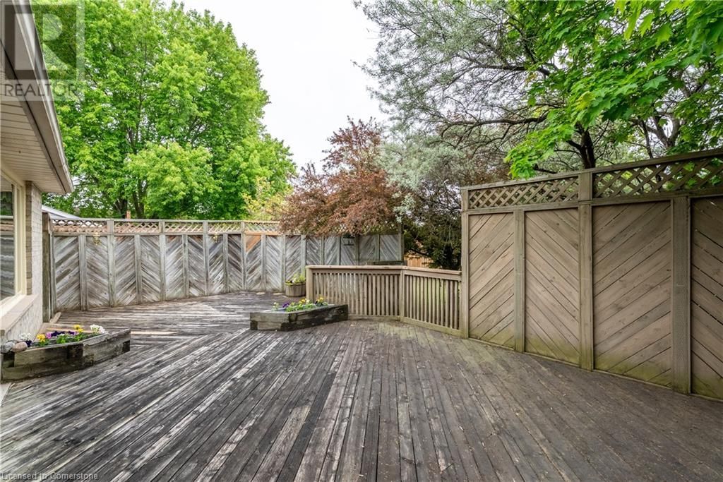 405 WINTERGREEN DRIVE Image 34