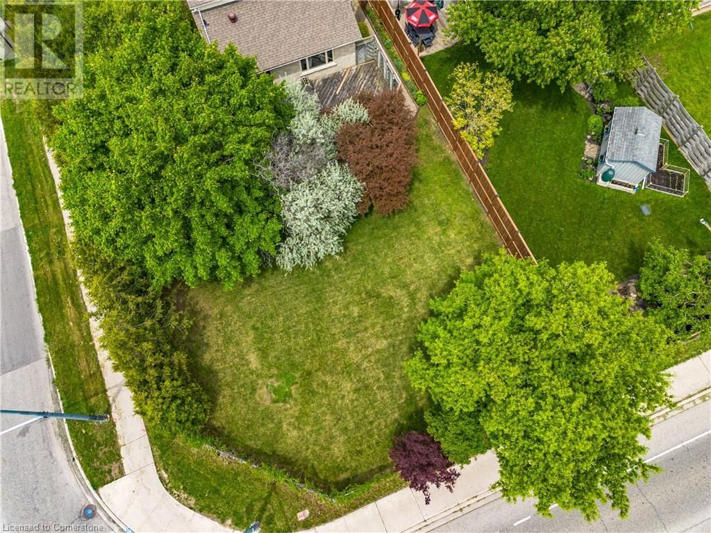 405 WINTERGREEN DRIVE Image 43