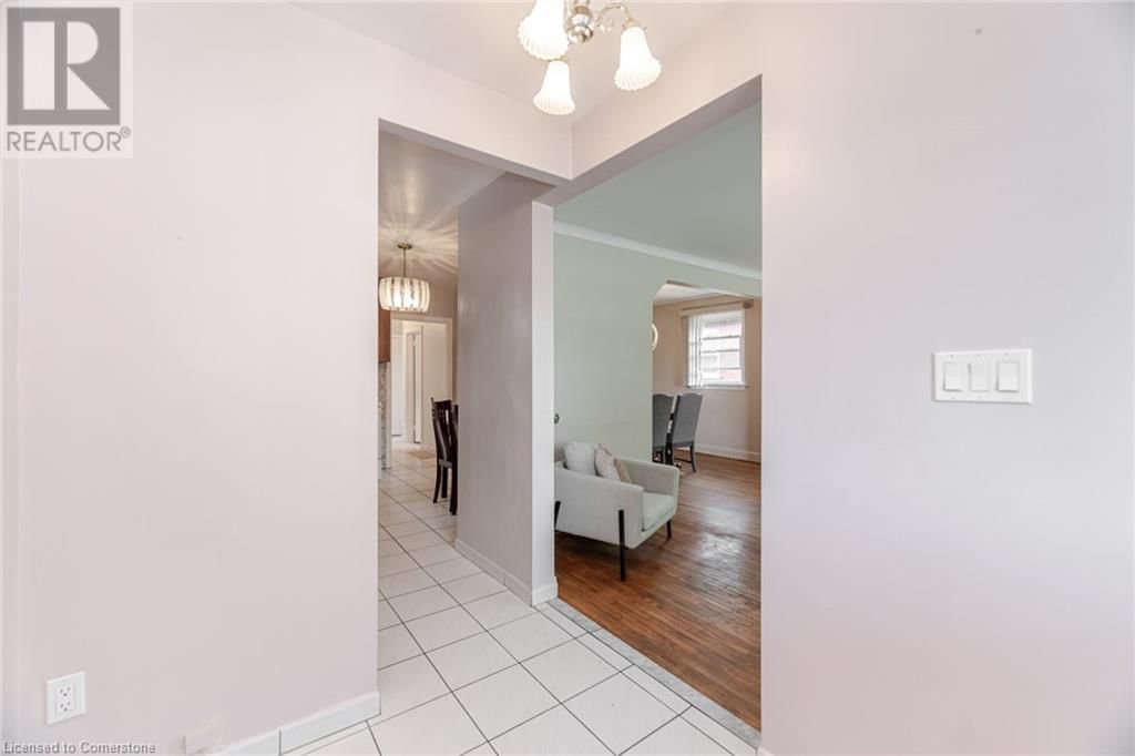 425 LANOR AVENUE Image 8