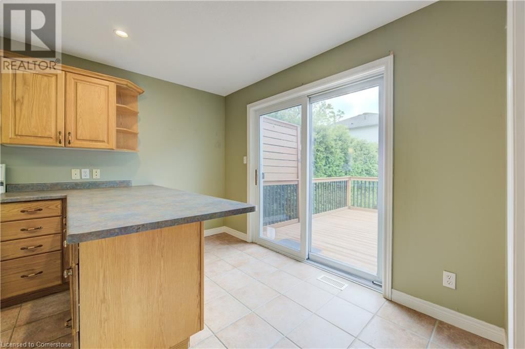 A - 495 HARBOUR VIEW CRESCENT Image 13