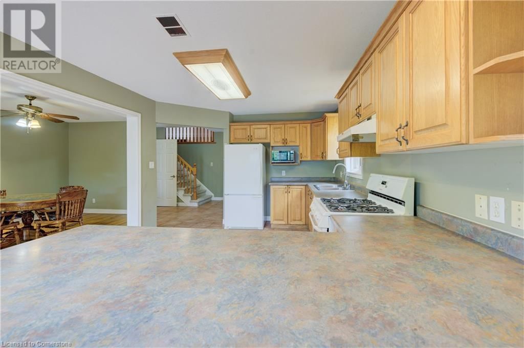 A - 495 HARBOUR VIEW CRESCENT Image 14