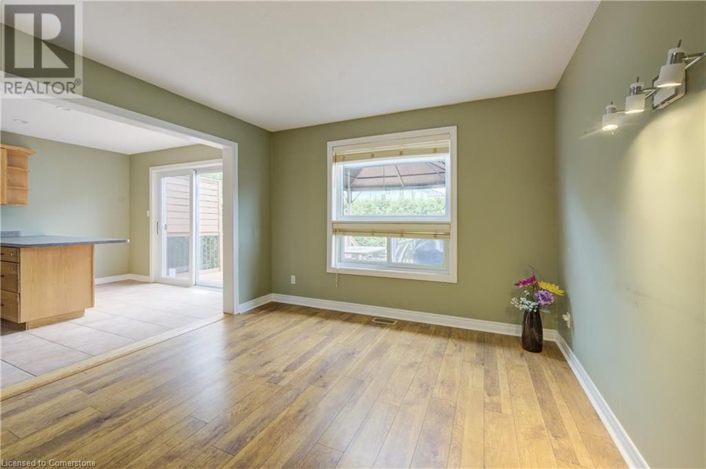 A - 495 HARBOUR VIEW CRESCENT Image 17