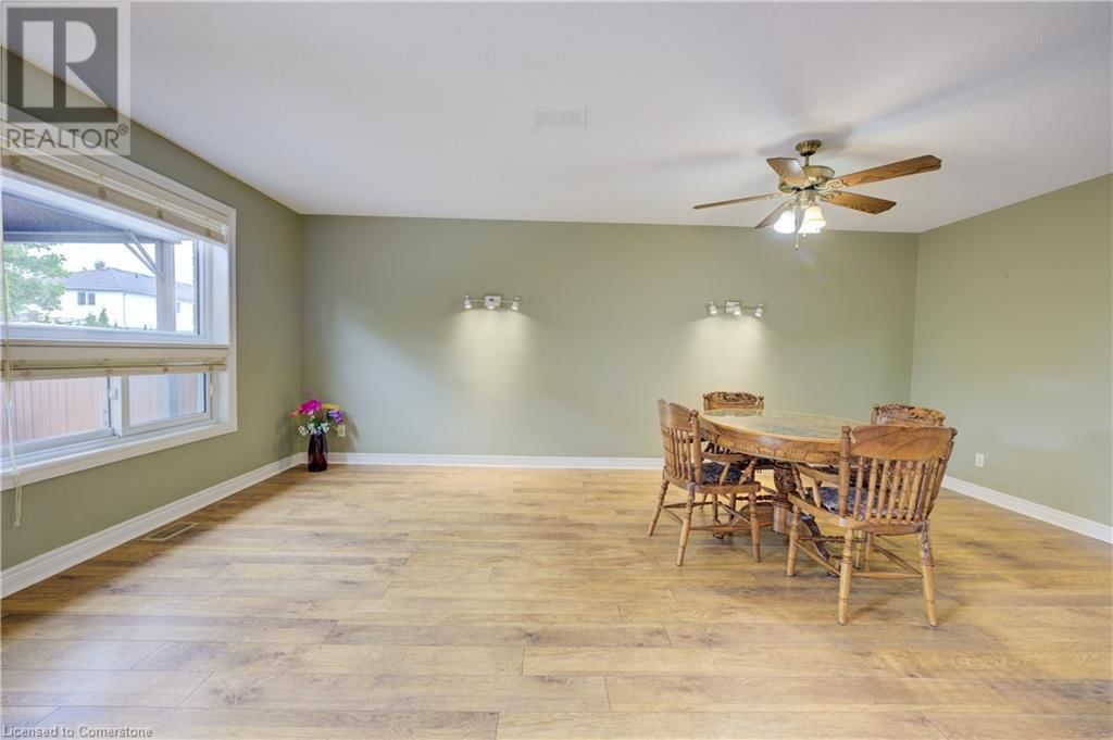 A - 495 HARBOUR VIEW CRESCENT Image 18