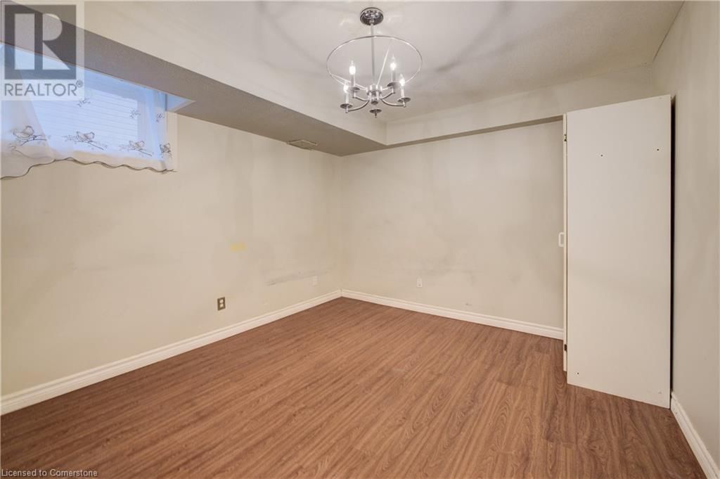 A - 495 HARBOUR VIEW CRESCENT Image 35