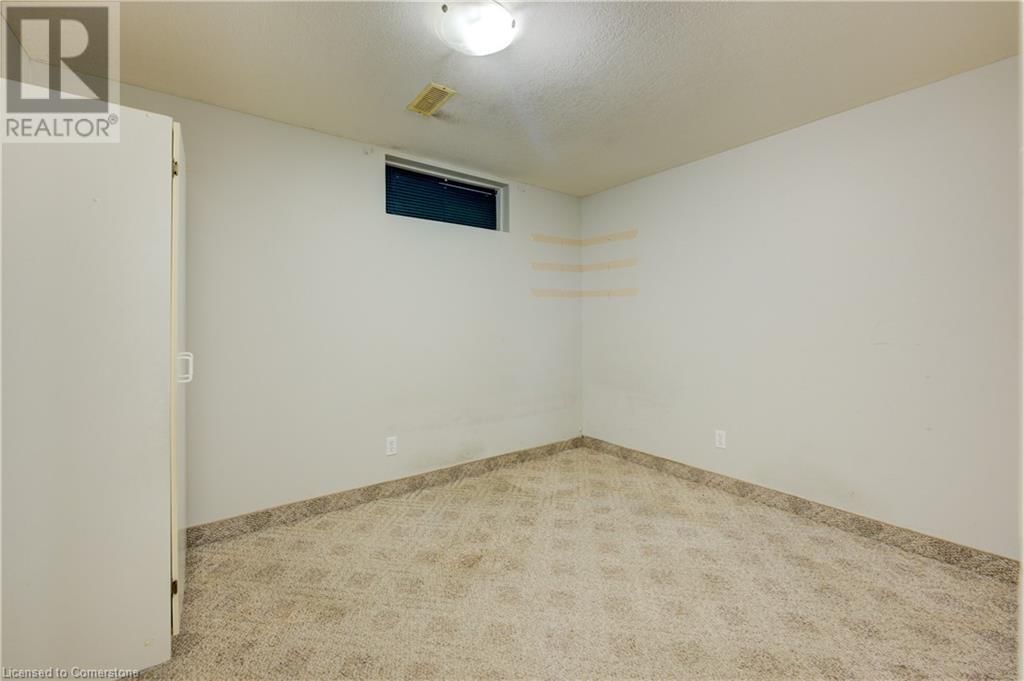 A - 495 HARBOUR VIEW CRESCENT Image 36