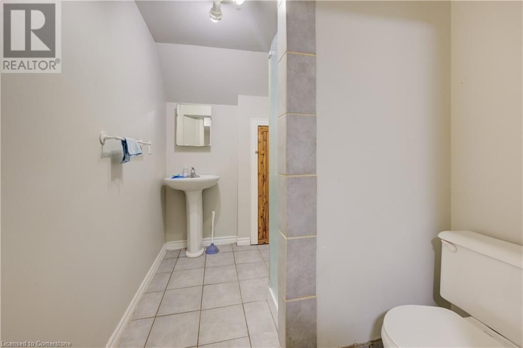A - 495 HARBOUR VIEW CRESCENT Image 38