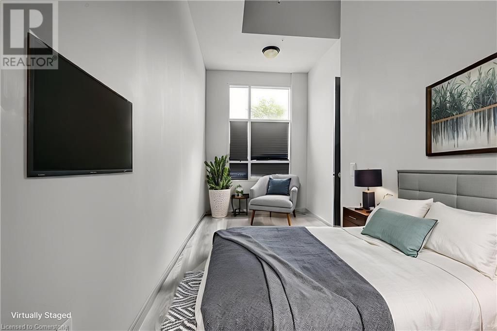 G105 - 275 LARCH STREET Image 12