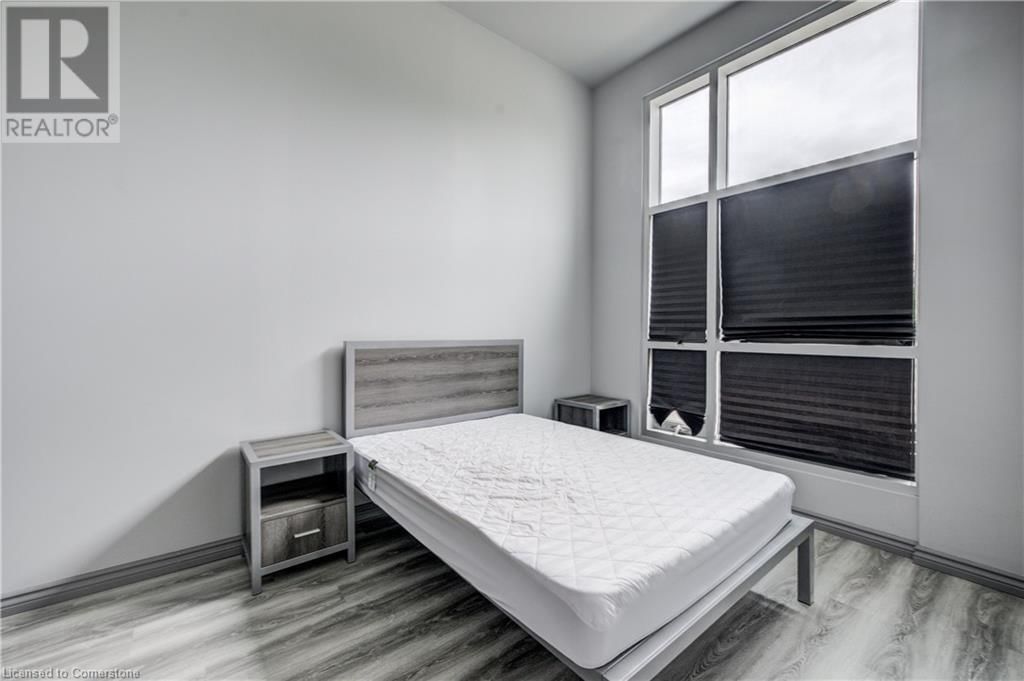 G105 - 275 LARCH STREET Image 14