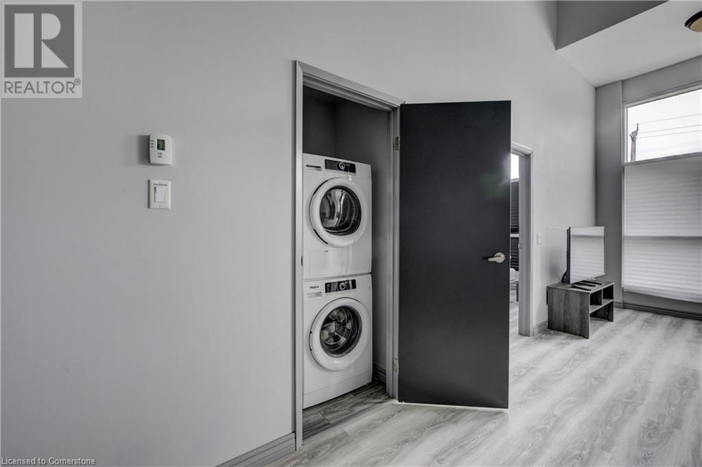 G105 - 275 LARCH STREET Image 21