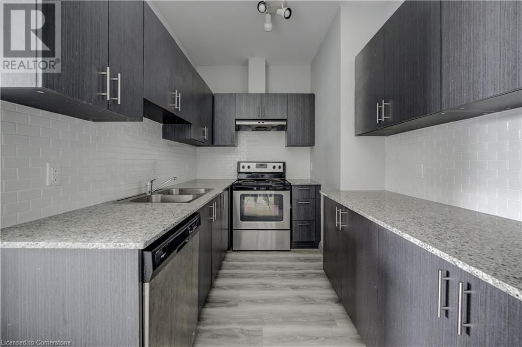 G105 - 275 LARCH STREET Image 5