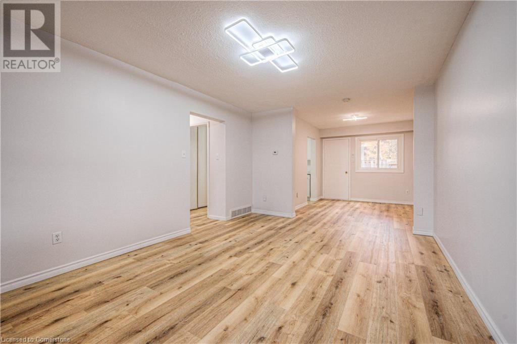 9 - 206 GREEN VALLEY DRIVE Image 17