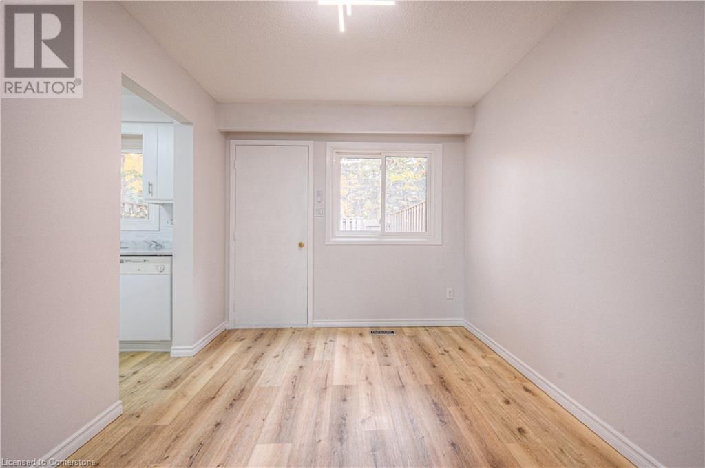 9 - 206 GREEN VALLEY DRIVE Image 18