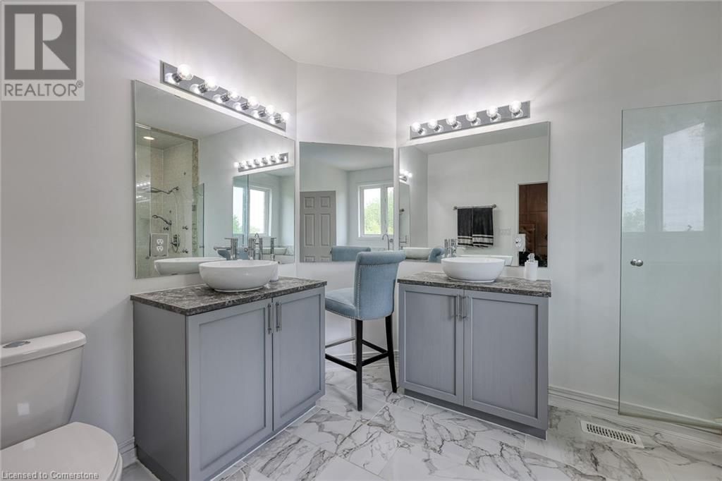 37 LAMBERT CRESCENT Image 24