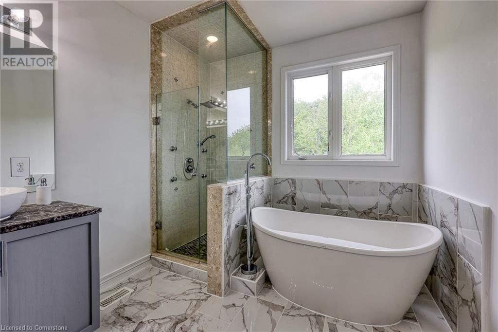 37 LAMBERT CRESCENT Image 25