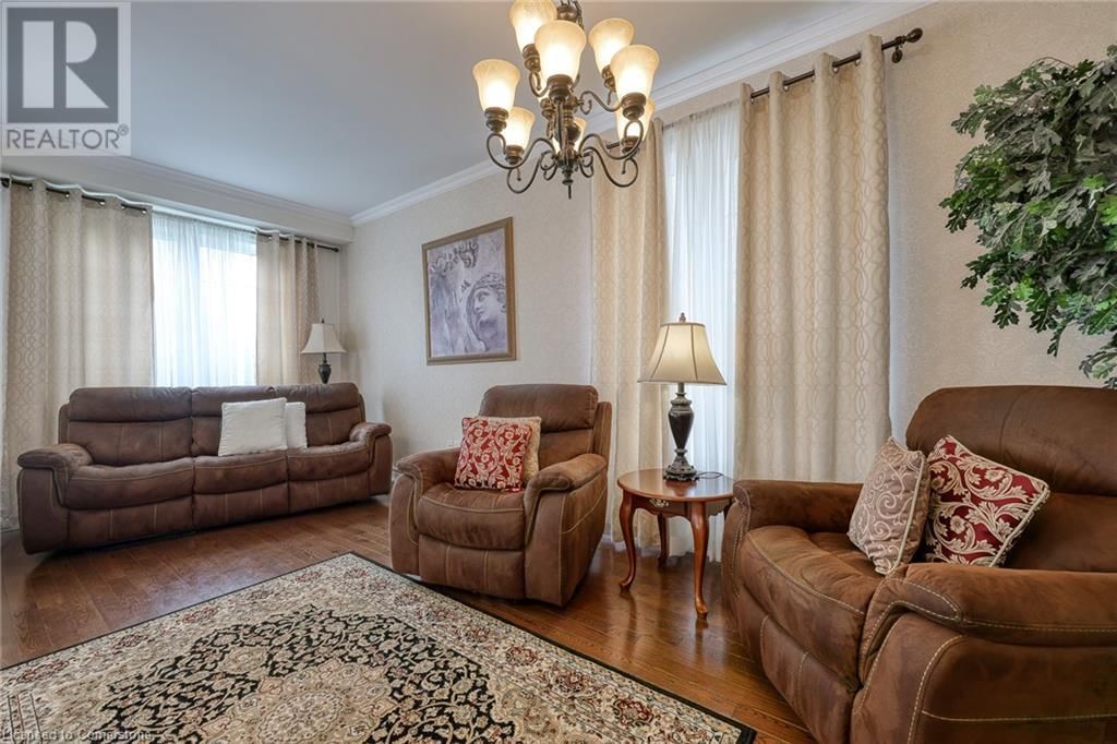 37 LAMBERT CRESCENT Image 4