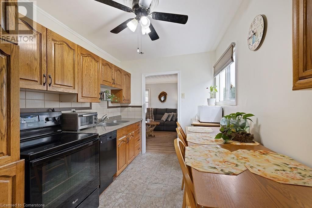 365 STRATHEARNE AVENUE Image 19