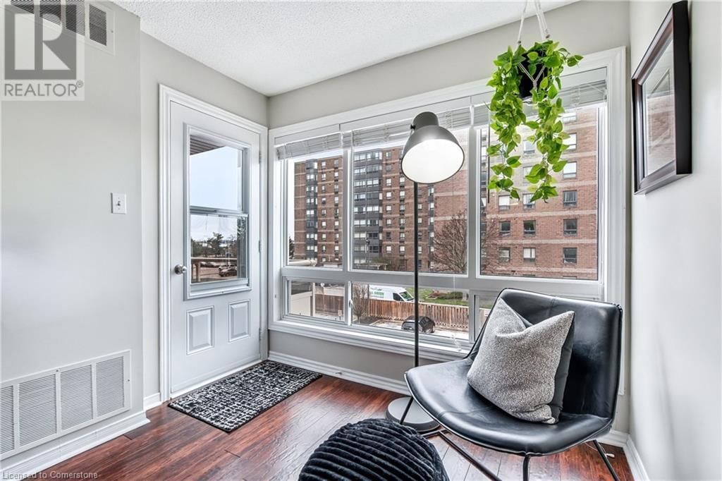 317 - 78 ROEHAMPTON AVENUE Image 10