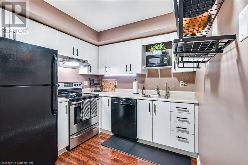 317 - 78 ROEHAMPTON AVENUE Image 11