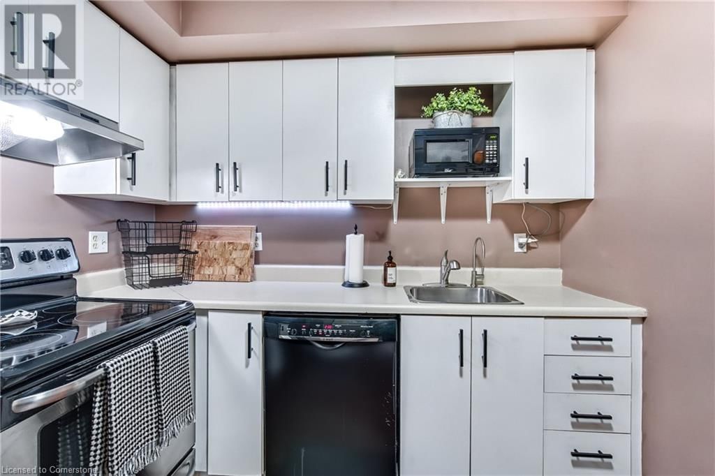 317 - 78 ROEHAMPTON AVENUE Image 13