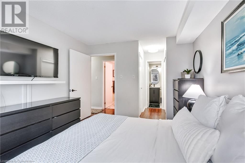 317 - 78 ROEHAMPTON AVENUE Image 22
