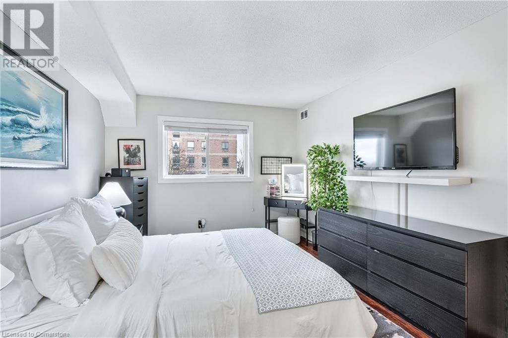 317 - 78 ROEHAMPTON AVENUE Image 23