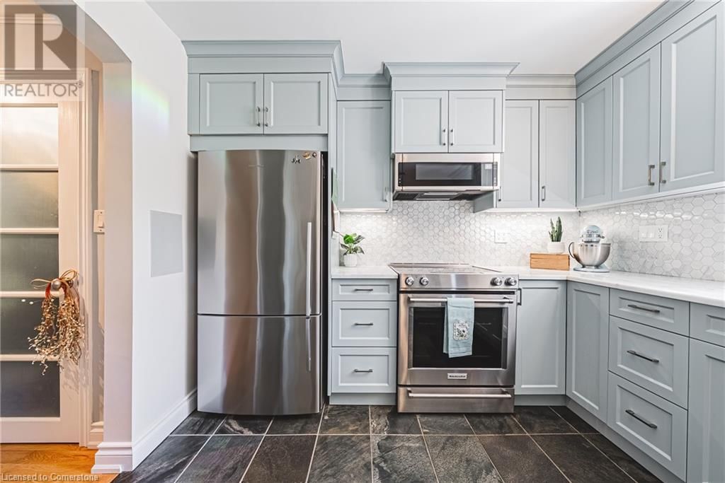 898 HERBERTON PLACE Image 11