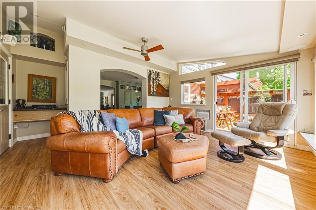 898 HERBERTON PLACE Image 13