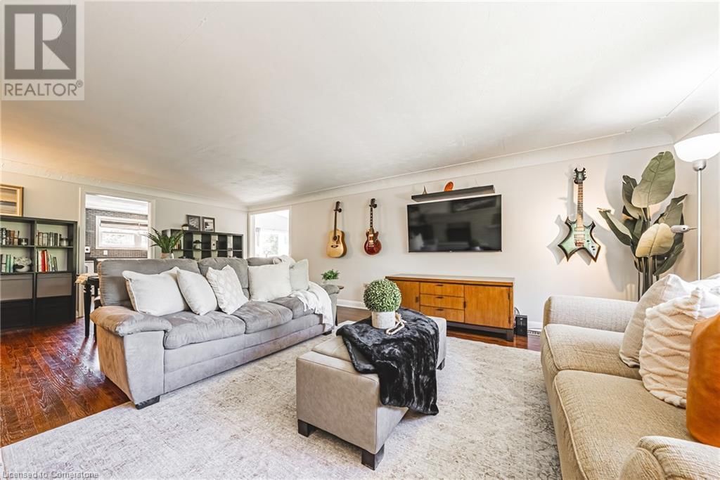 898 HERBERTON PLACE Image 17